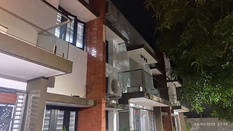 PDS HOMESTAY Service Apartments