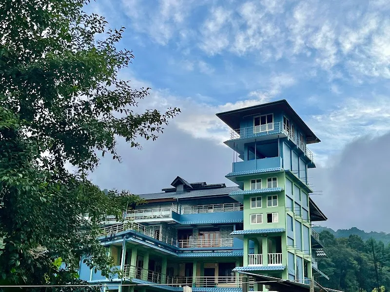 RJ SHANT APARTMENT & HOMESTAY