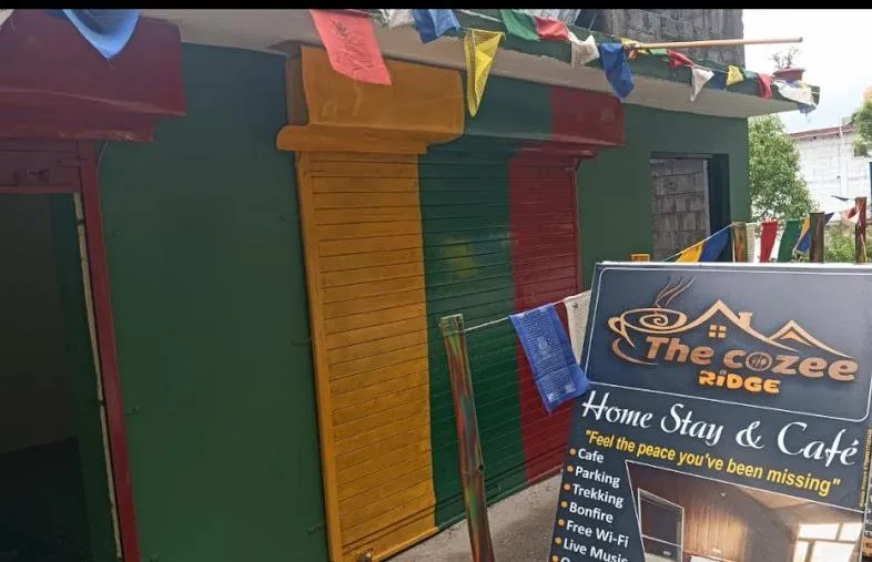 The Cozee ridge homestay and cafe