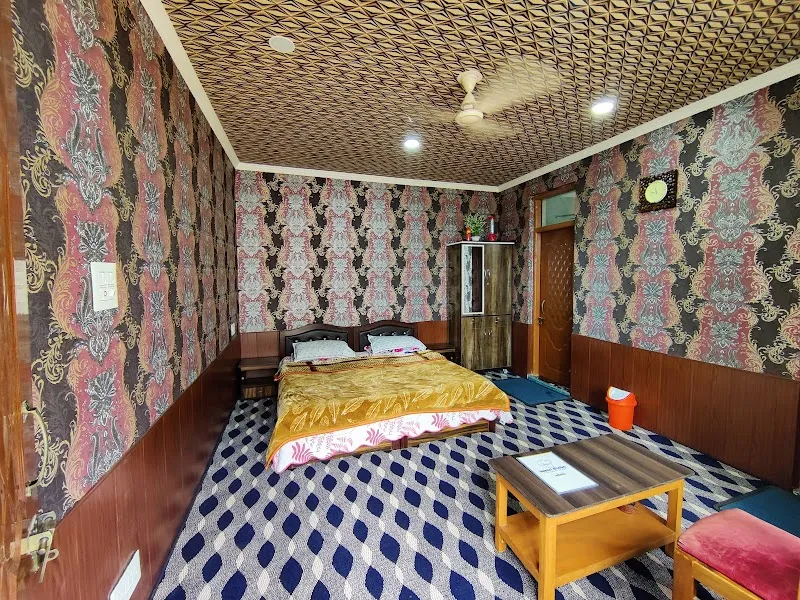 Kashmir Homestay - Near Gulmarg