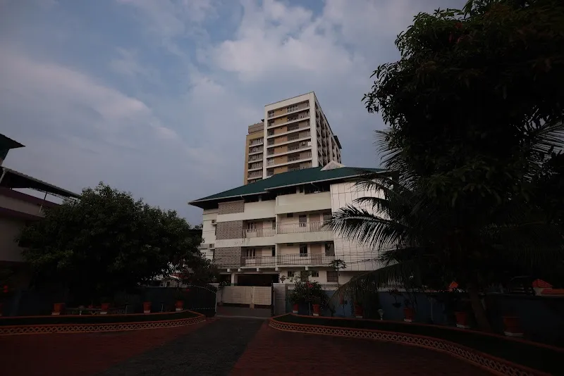 Green H Apartments & Travel