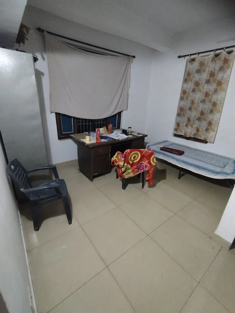 Rent Rooms of Dr. Gagan Parashar(For girls only)