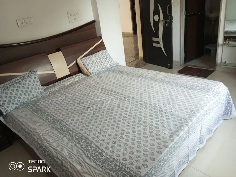 Krishna Nand Home Stay