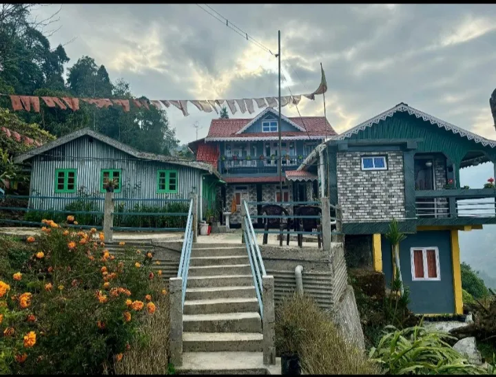 Foothill Homestay (Dawaipani)