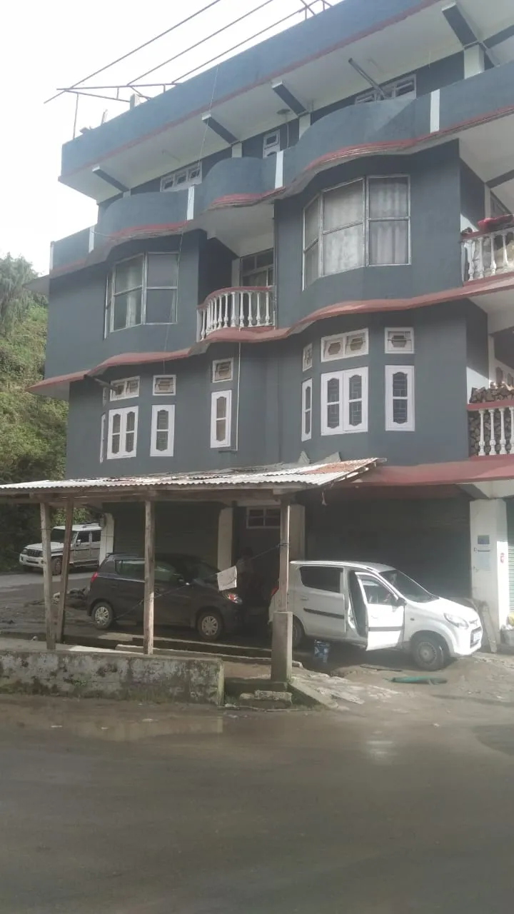 Lhanzey home stay