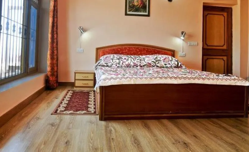 Aapo Aap Home Stay