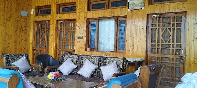Aadarsh Homestay Uttarkashi Raithal