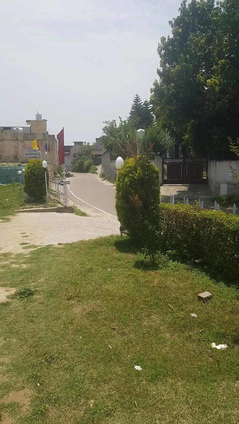 Farmer's Cafe' & Home Stay