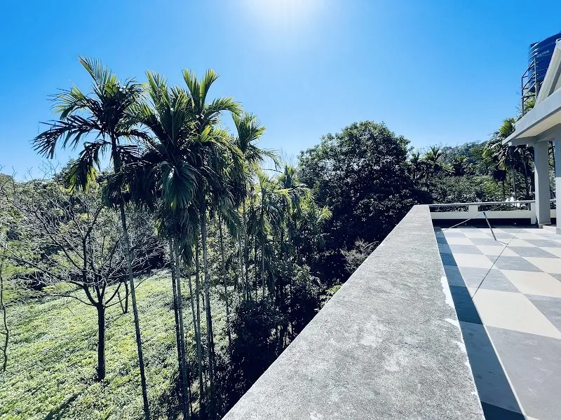 Homestay Mama lung’s abode