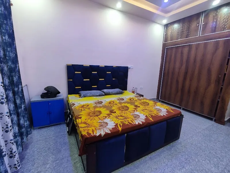 श्री राधे कृष्णा होम स्टै