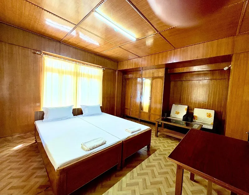 TASHI HOME STAY