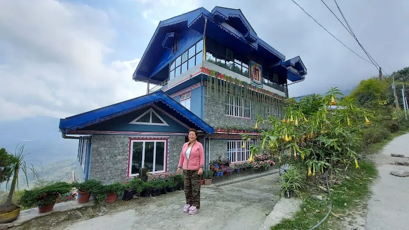 Sherpa Homestay Kewzing
