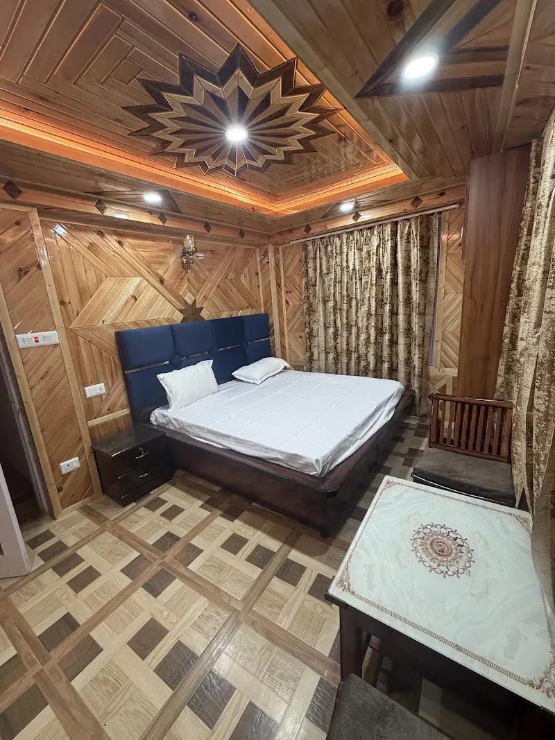 Kailash crown retreat sangla