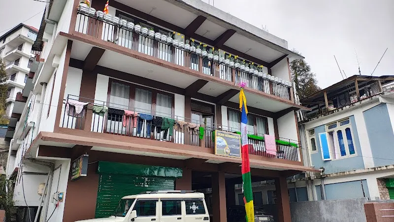 NURI HOME STAY TAWANG
