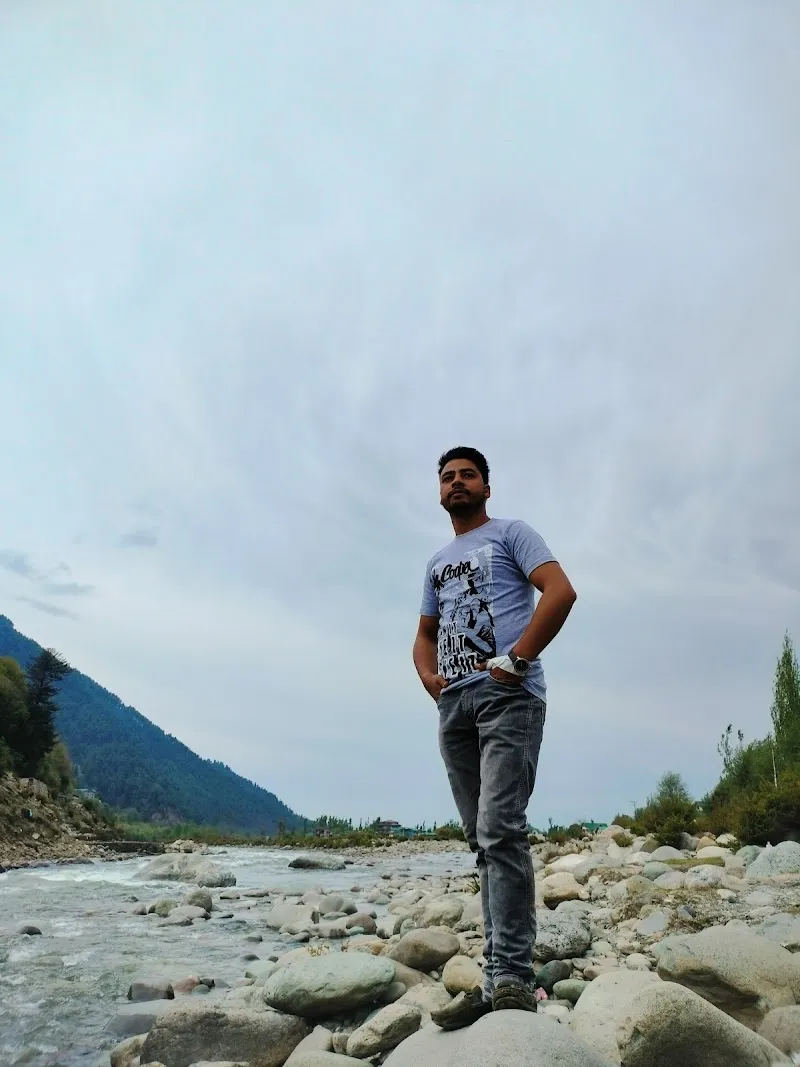 Faheem wani Manager Swift Homes