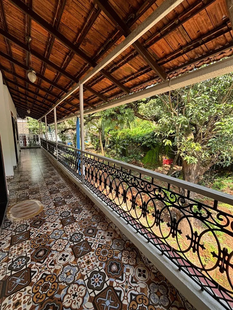 Enrique's Home Stay