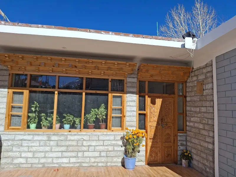 Alpine Homestay Nako