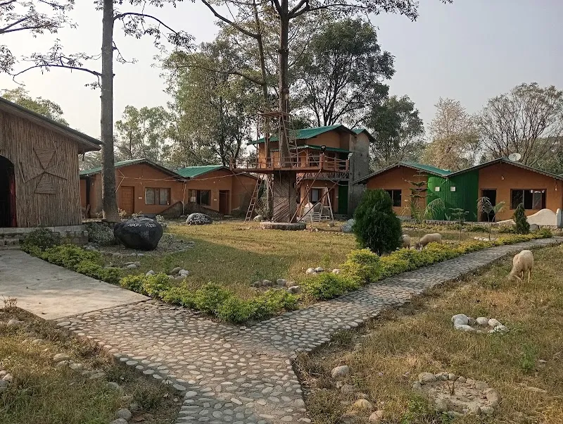 Star Amaya Homestay River Side Mountain and Forest View