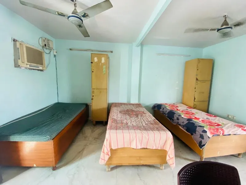 SIM PG ( Boys PG Near North Campus )