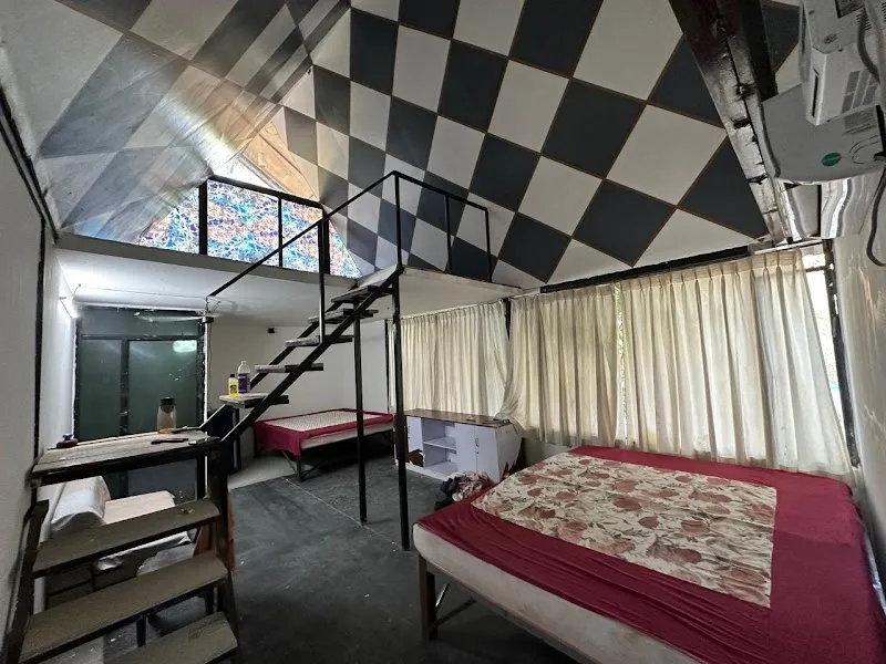 Wood yard home stay with swimming pool