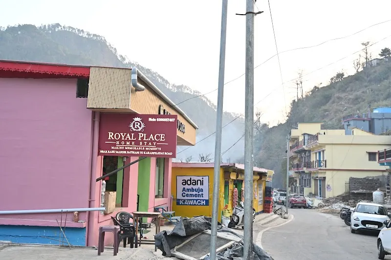 Royal Place Home Stay & Restaurant