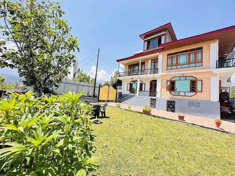 Sheen Homestay Best Homestay in Kashmir