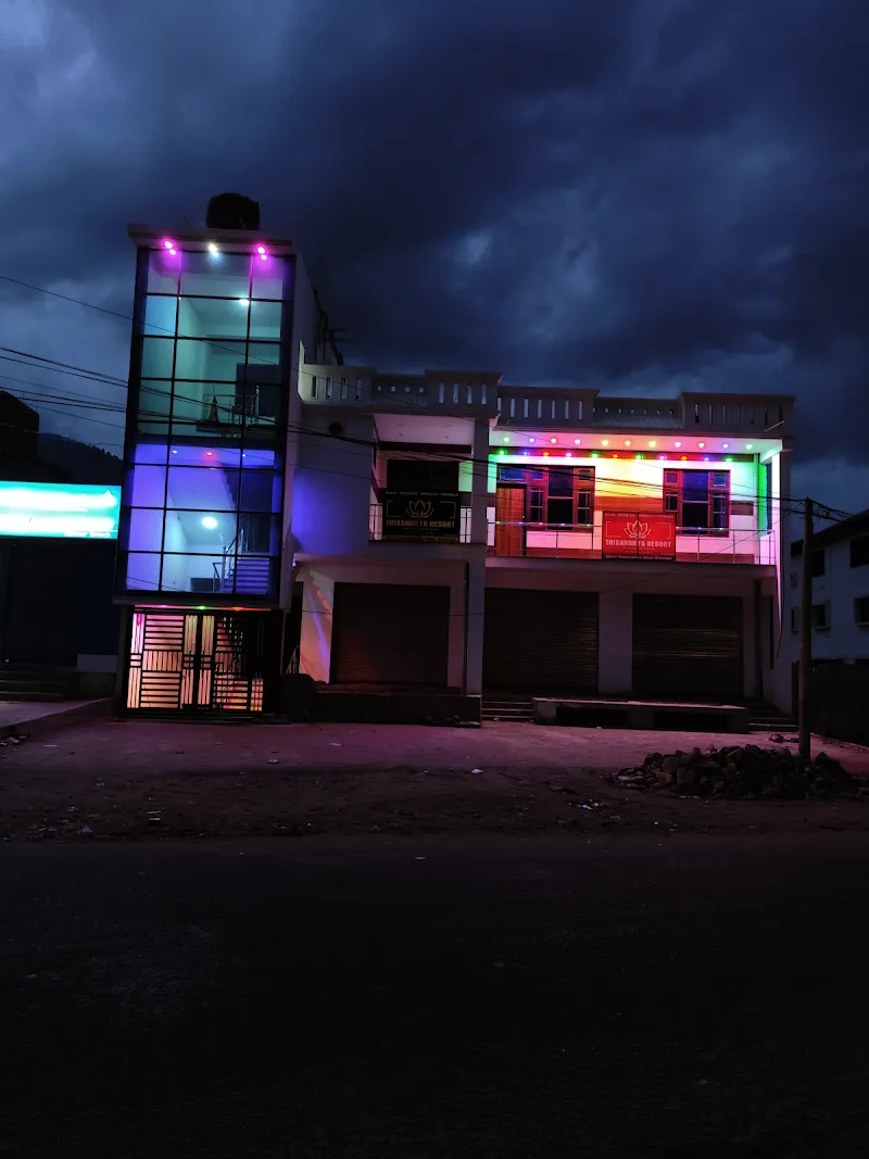 TRISANDHYA RESORT