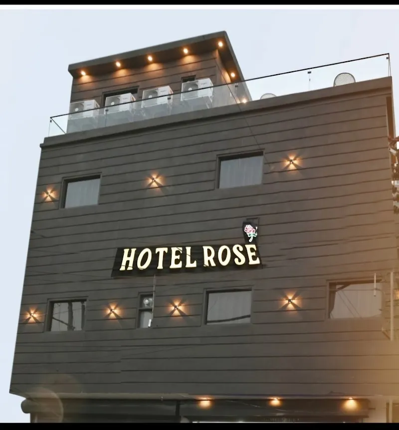 HOTEL ROSE