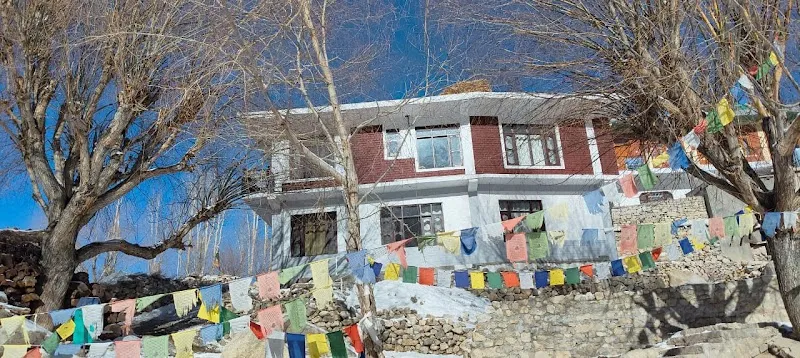 NARENDRA LAKE CORNER HOMESTAY