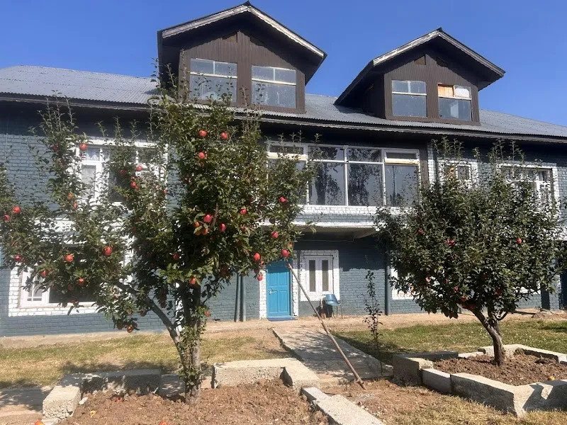 ApriQuince Lodge