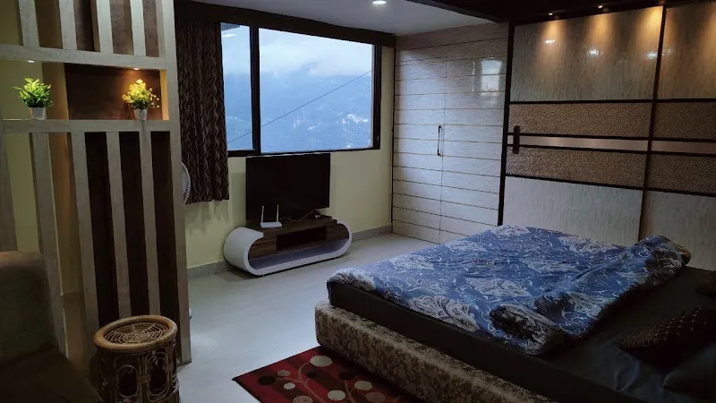 Daddy Homestay Luxury Apartment Near Mg Marg