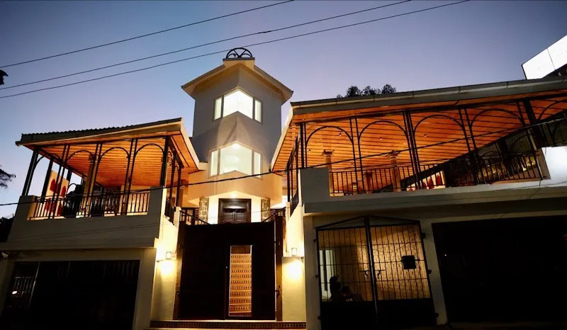 Akkandi Veedu