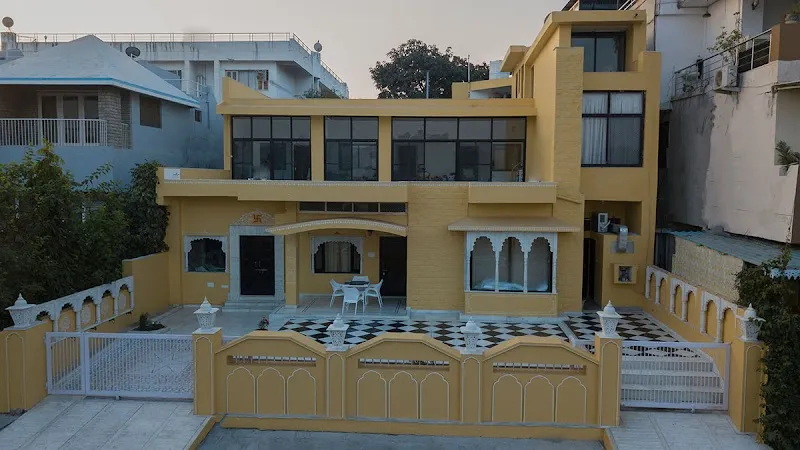 Chandraveer Niwas