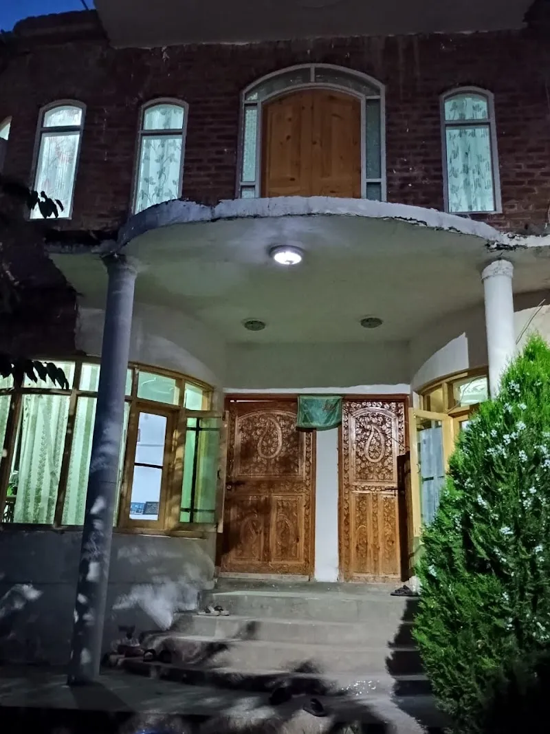 Azam home stay | Budget stay in Srinagar