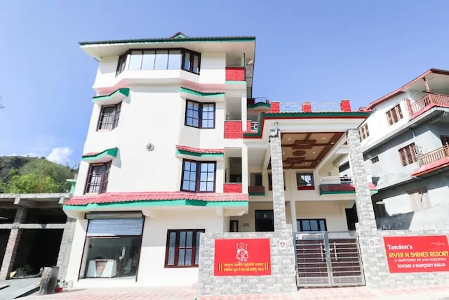 River N Shines Homestay and Restaurant
