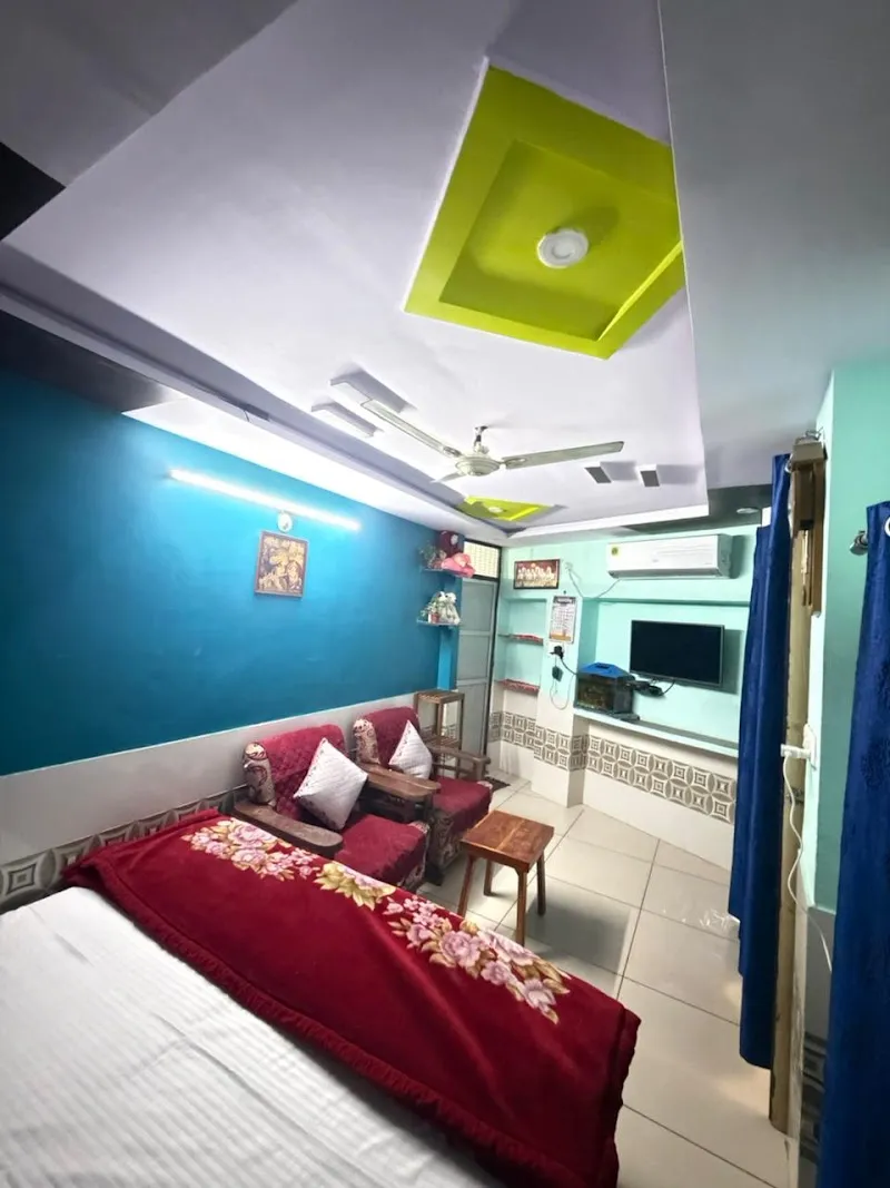 Triangle home stay