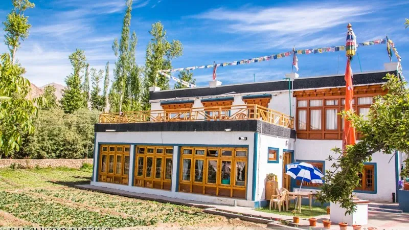 Shakspo House
