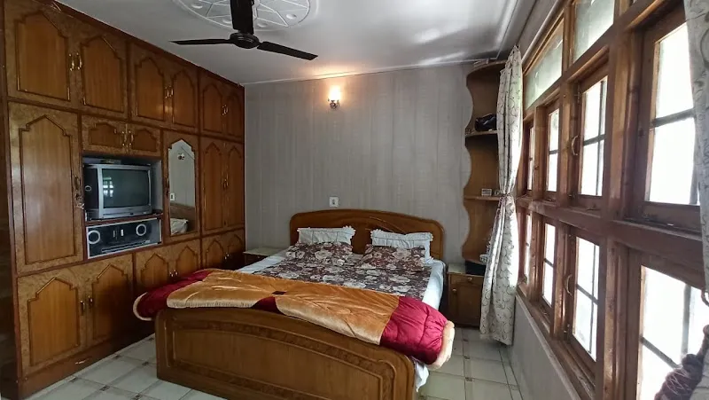 PARADISE HOME STAY