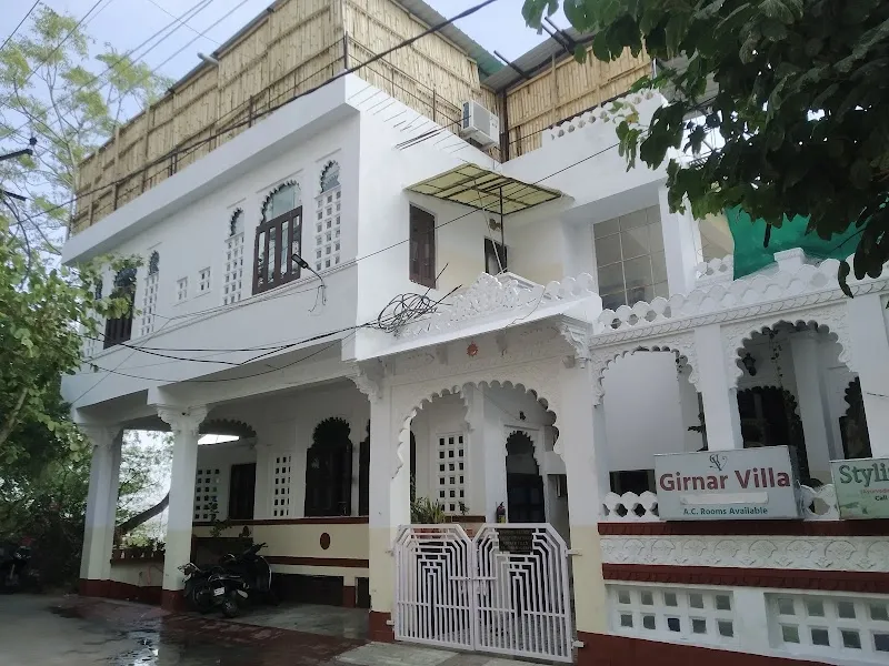 Hotel Girnar Villa