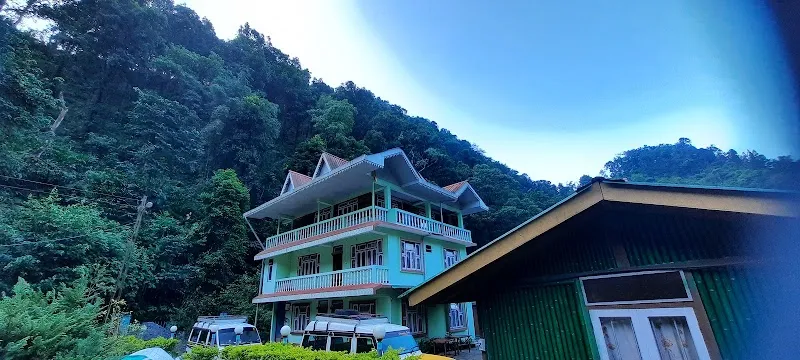 Sisney River Retreat (Smiriti homestay)