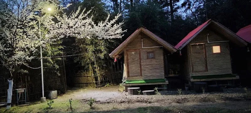 Leyaka Huts