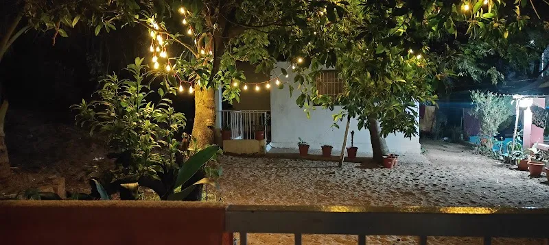 Cora, Beach side home stay