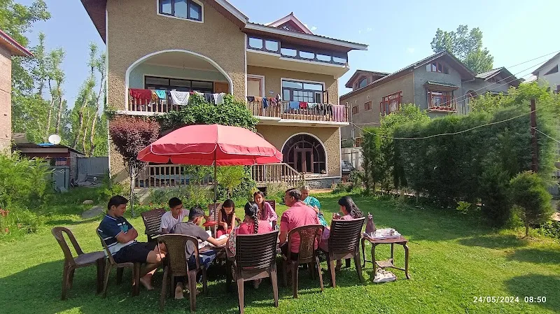 De brook home stay