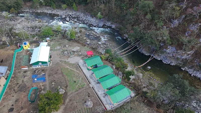 Zewa Cottage - Riverside homestay, camping and local hikes.