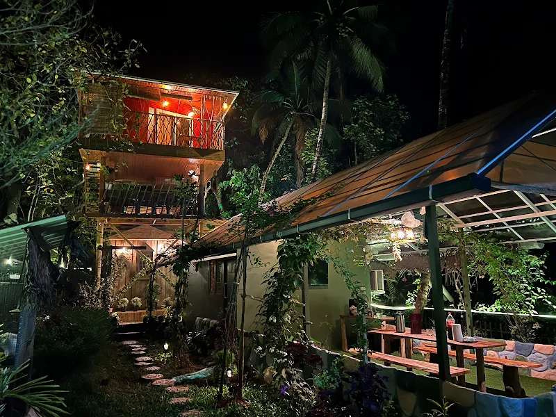 ela Forest Stay (Tree House)