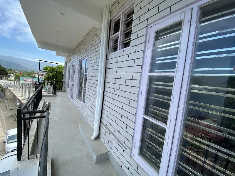 Him View Jahu Home Stay